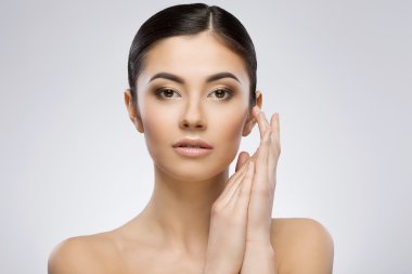 At kuyruğu ile genç bayan