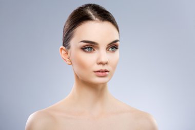 Büyük mavi gözlü güzel model