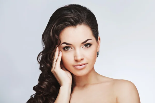 A portrait of beautiful girl with dark hair — Stock Photo, Image