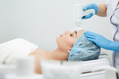 Yüz fırçalama prosedürü