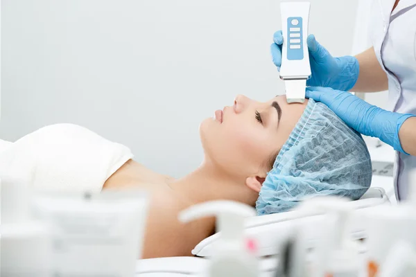 Ultrasone scraber-procedure — Stockfoto