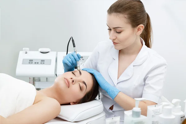 Procedure of Microdermabrasion on face — Stock Photo, Image