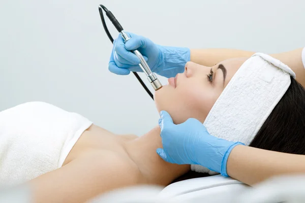 Procedure van mechanische exfoliatie — Stockfoto