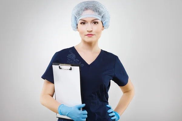 Bella ragazza in uniforme medica — Foto Stock