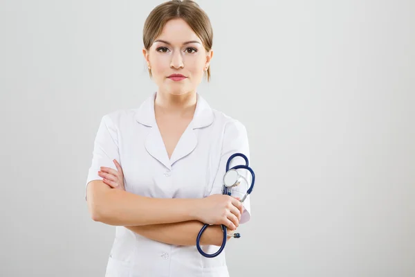 医療白衣で美しい看護師 — ストック写真