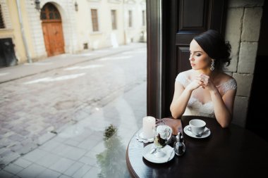 muhteşem genç esmer gelin