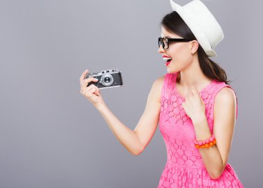 Stüdyo arka plan, pembe elbise modeli