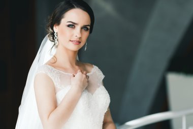 muhteşem genç esmer gelin