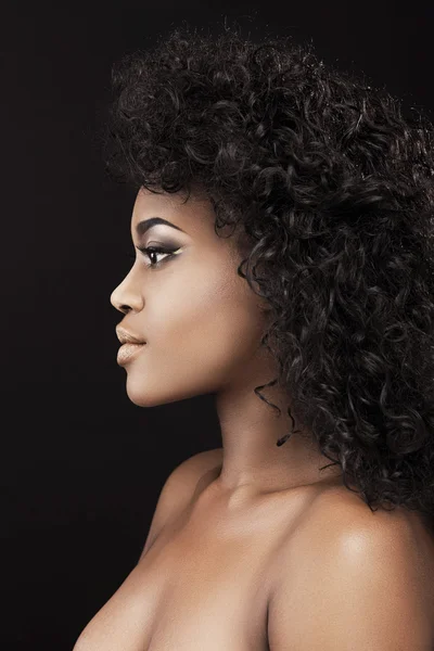 Profil gadis Afro-Amerika yang cantik — Stok Foto