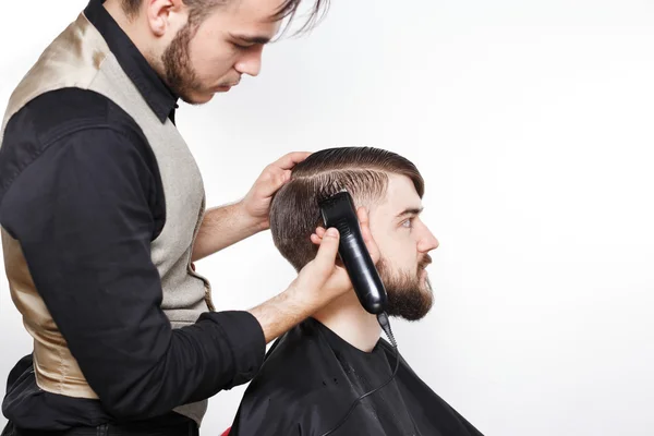 Fiatal barber és vevő — Stock Fotó