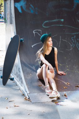 Girl posing in the skatepark