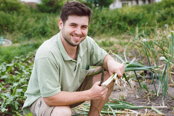 Handsome man with knife — Stock Photo, Image