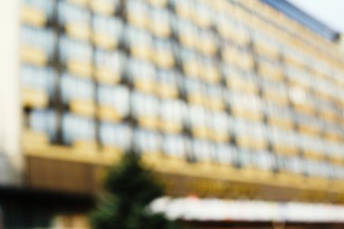 bulanık renkli bina