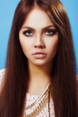 Modeli stüdyo portre kadar kapatın