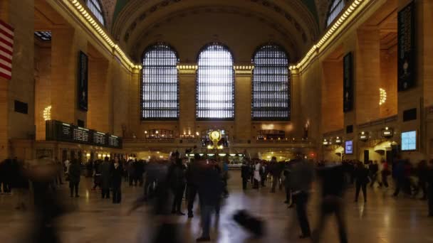 Pessoas na movimentada Grand Central Station — Vídeo de Stock