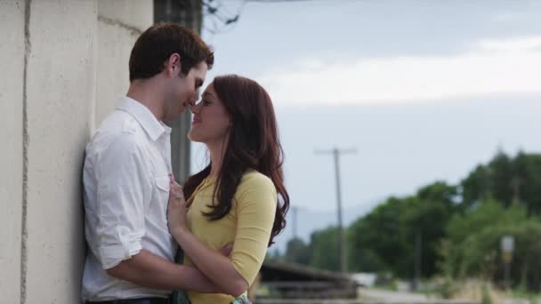 Young couple hugging — Stock Video