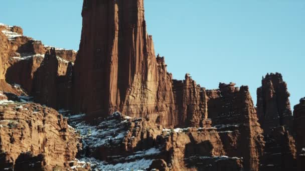 Formações rochosas no deserto — Vídeo de Stock