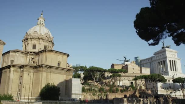 Gebäude und Statuen in antiken Ruinen — Stockvideo