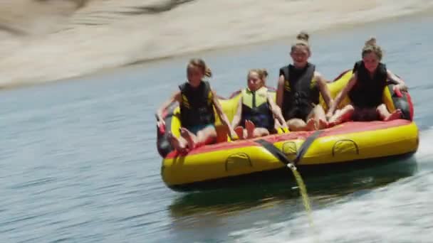 Tourists on inflatable raft — Stock Video