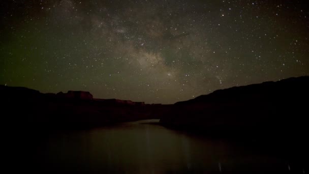 Salida del sol sobre el lago Powell — Vídeos de Stock