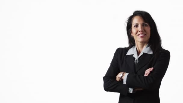 Businesswoman smiling with arms crossed — Stock Video