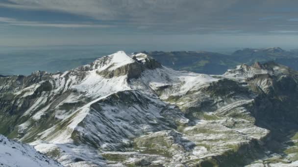 Schneebedeckte Berge — Stockvideo