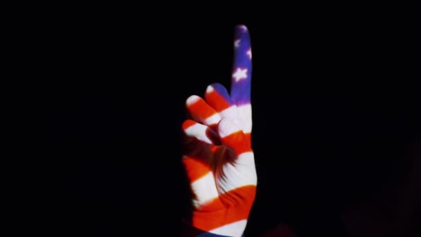 Bandera americana proyectada en mano humana — Vídeos de Stock