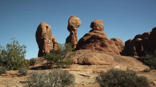 Formaciones rocosas paisaje — Vídeo de stock