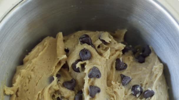 Chocolate chip cookie — Stock Video