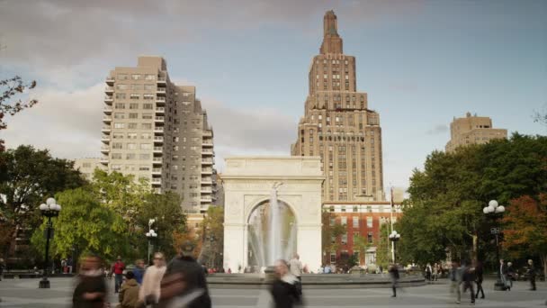 Fontanna w parku miejskiego Washington Square — Wideo stockowe