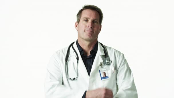 Male doctor with arms crossed — Stock Video