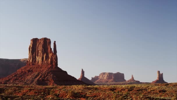 Rotsformaties in Monument Valley — Stockvideo