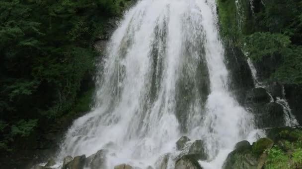 Beautiful waterfall and cliff — Stock Video