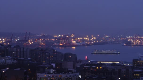 Elliott Bay y el muelle por la noche — Vídeos de Stock