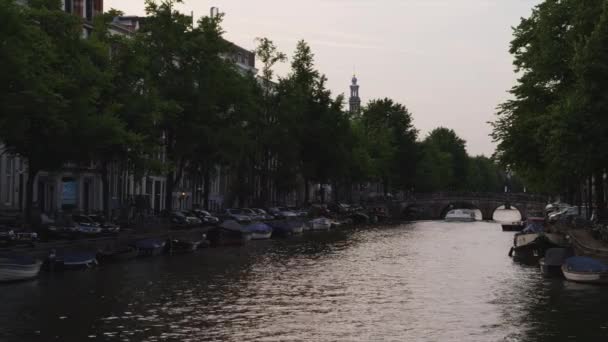 Canal with moored boats — Stock Video