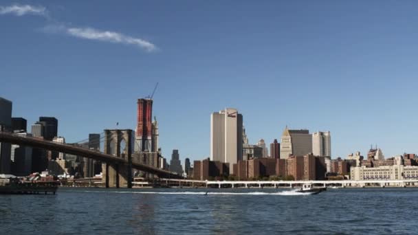 Puente de Brooklyn y puente Manhattan — Vídeo de stock