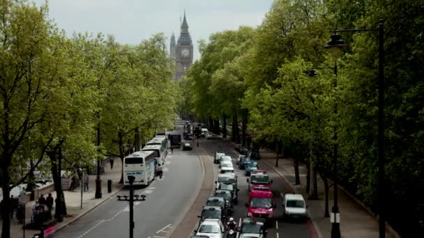 Straat verkeer in Londen — Stockvideo