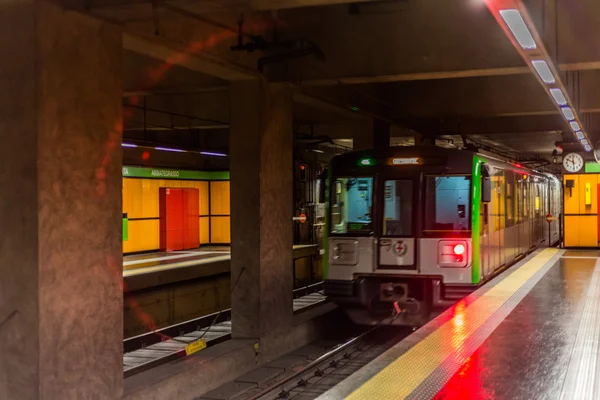 milan metro tren