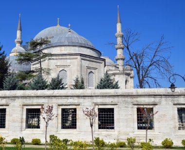 İstanbul, Türkiye - 4 Ekim 2013: Sultan Ahmed Camisi, Ekim 04, 2013, İstanbul, Türkiye. Sultan Ahmed Camii (Mavi Cami) İstanbul 'un en popüler turizm beldeleri üzerine.