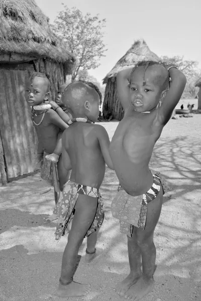 Criança da tribo Himba — Fotografia de Stock