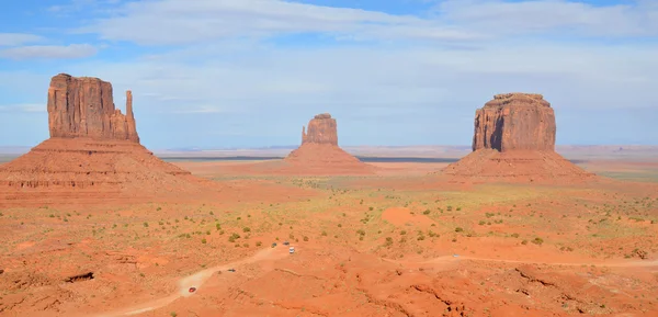 Monument Valley Region Płaskowyżu Colorado Charakteryzujący Się Skupiskiem Ogromnych Piaskowcowych — Zdjęcie stockowe