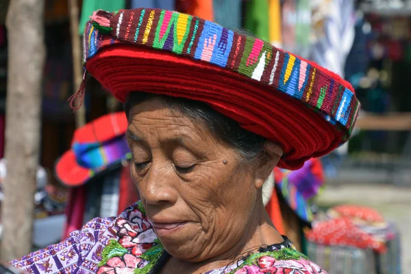 Tzutujil woman show to wearing a traditional toyocal hat — Stock Photo, Image