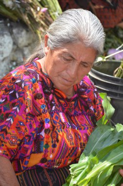 Chichicastenango Gustemala 29 Nisan 2016: Maya bir kadının portresi. Maya halkı hala Guatemala 'daki nüfusun çoğunluğunu oluşturuyor.,