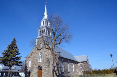 Sanit-Damase, Quebec, Kanada - 16 Nisan 2016: Saint-Damase Kilisesi, Quebec 'in Monteregie bölgesinde Les Maskoutains Bölgesel İlçe Belediyesi' nde bulunan bir belediyedir.