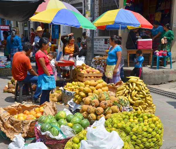 Quetzaltenango Guatemala April 2016 People Sale Fruits Quetzaltenango Maket Native — 스톡 사진
