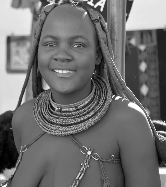 Kvinna från Himba stam — Stockfoto