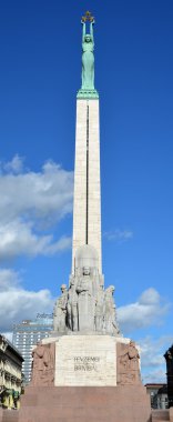 Riga Lavtia 17 Eylül 2015: Riga 'da Letonya' nın özgürlük anıtı Brivibas piemineklis 'in yüksek anıtı. Letonya Bağımsızlık Savaşı sırasında öldürülen askerlerin onuruna (1918-1920).