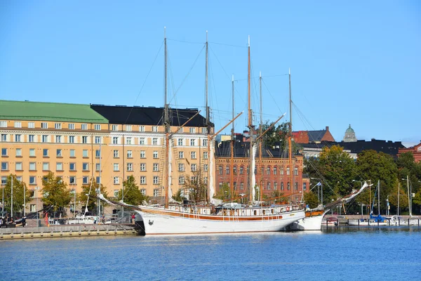Helsinki Finlandia 2015 Pohjoisranta Encuentra Centro Corre Largo Del Puerto — Foto de Stock