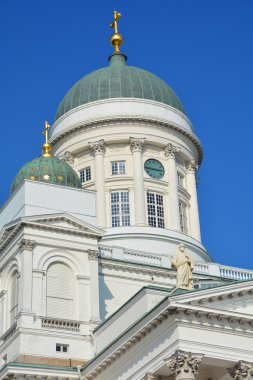 Helsinki Finlandiya 09: 25 2015: Helsinki Katedrali, Helsinki Piskoposluğu 'nun Evanjelik Lüteriyen katedralidir. Helsinki şehrinin kendine özgü simgesi, uzun, yeşil kubbesidir.