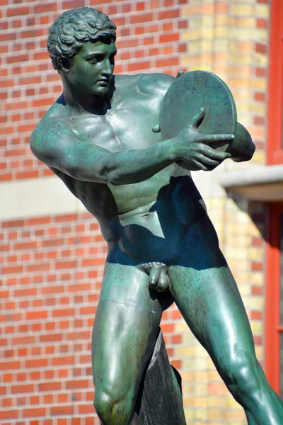 Amsterdam Netherlands 2015 Bronze Statue Discus Thrower Founded 1900 Compagnie — Stock Photo, Image